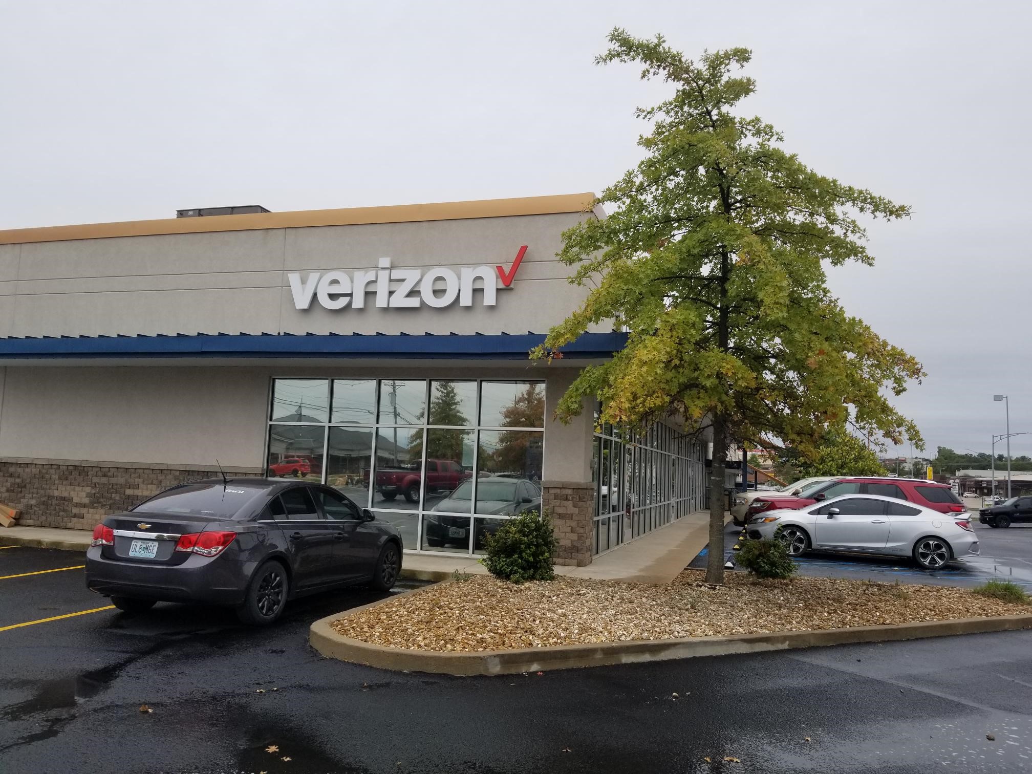 Verizon Authorized Retailer - TCC Photo