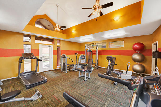 Images Camden Valley Park Apartments