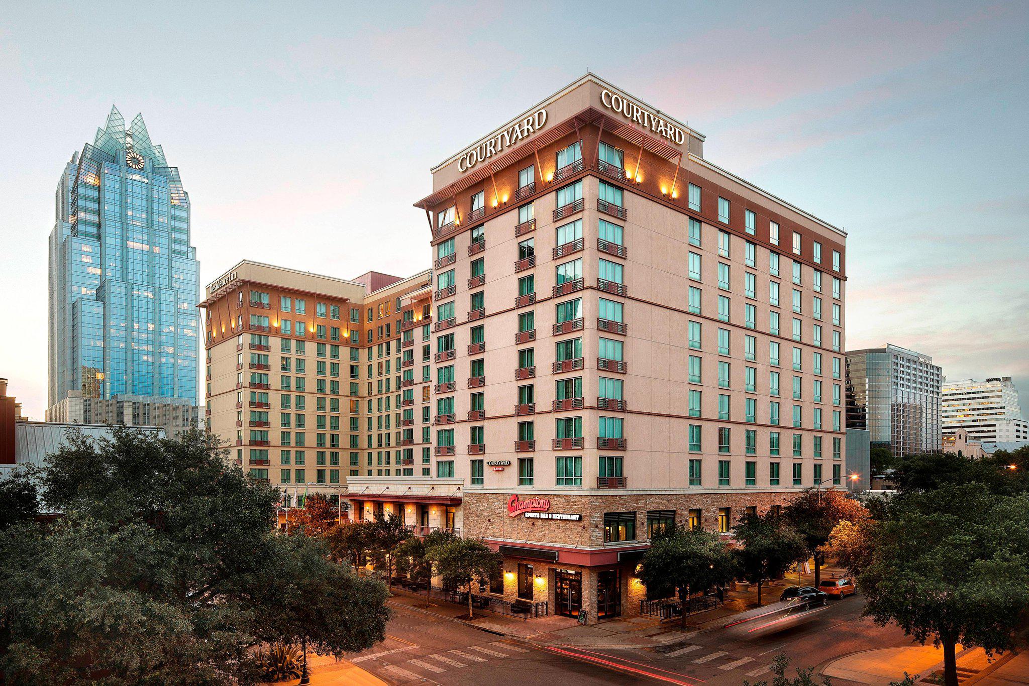 Courtyard by Marriott Austin Downtown/Convention Center Photo