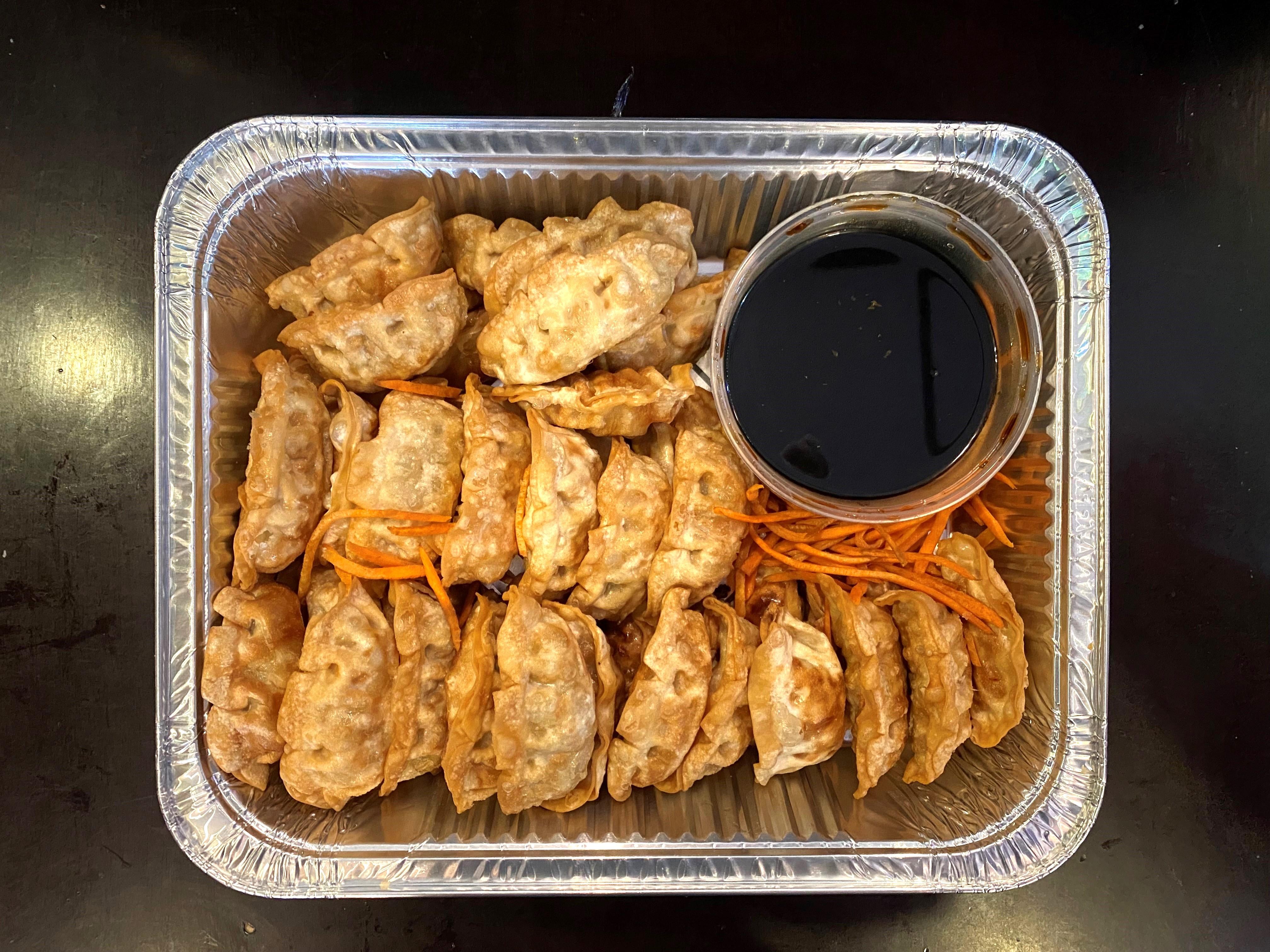 Crispy Chicken Gyoza (50 Pieces Tray)