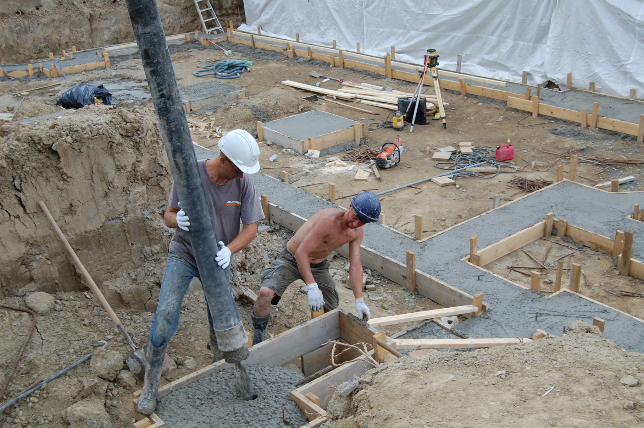 Images Absolute Construction Group Ltd
