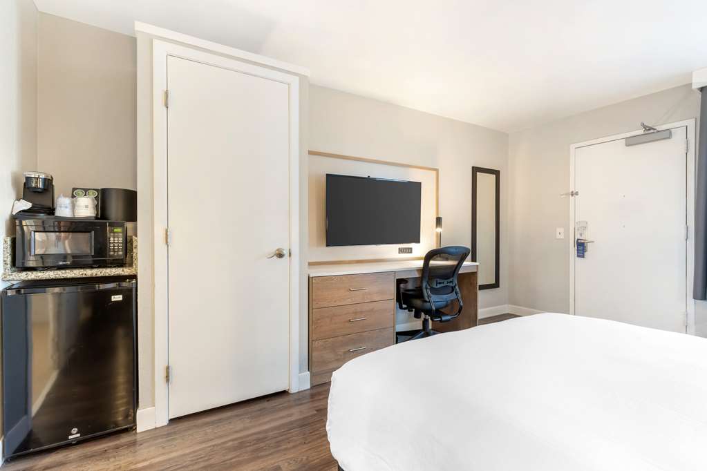 Best Western Plus Rancho Cordova Inn Image