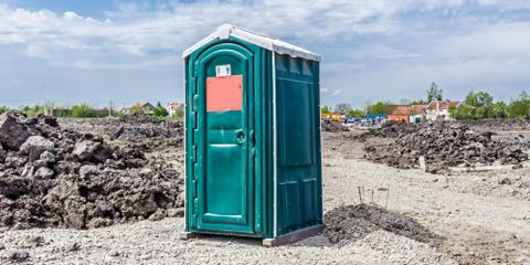 5 Practical Advantages of Porta Potty Rentals for Construction Sites