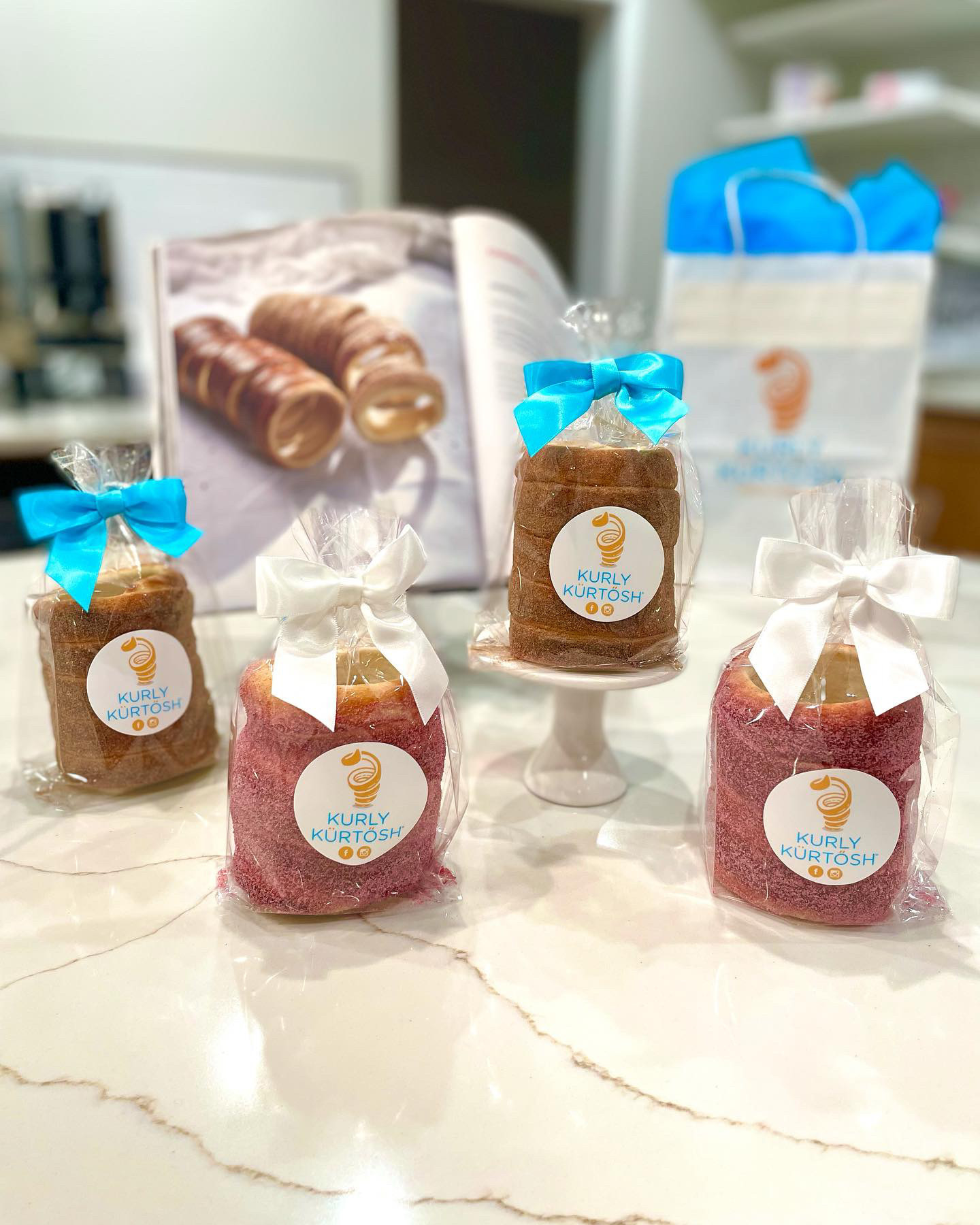 GIFT SET: Four chimney cakes decoratively wrapped