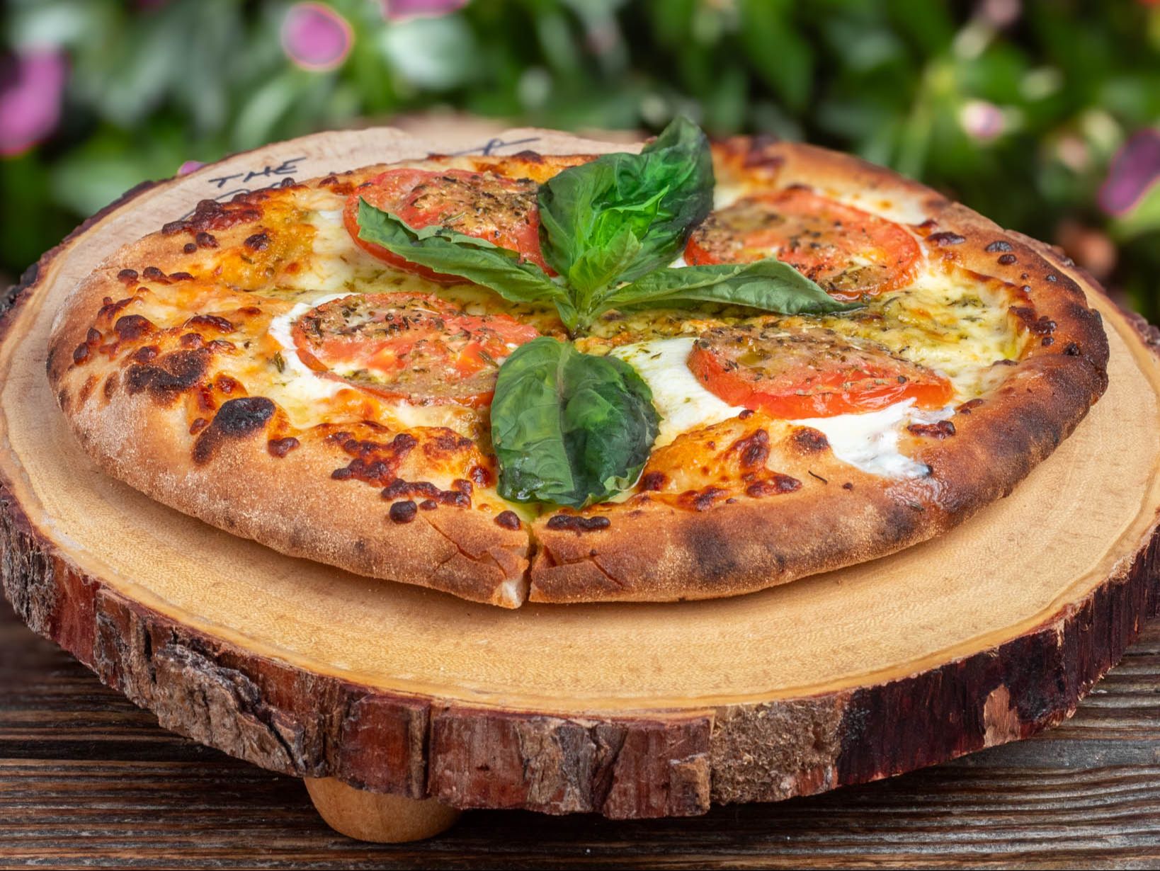 Caprese Pizzetta