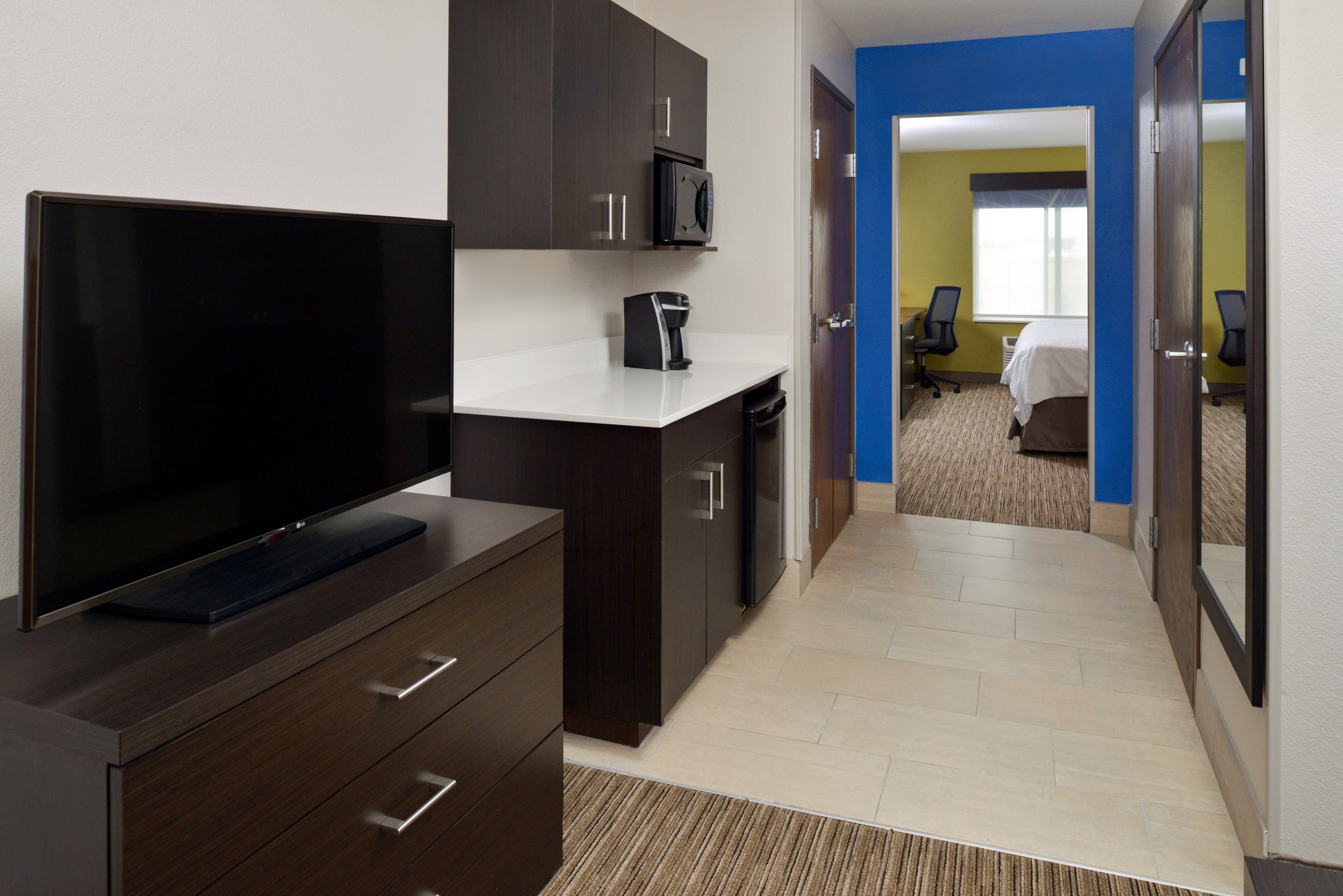 Holiday Inn Express & Suites Pueblo North by IHG Image