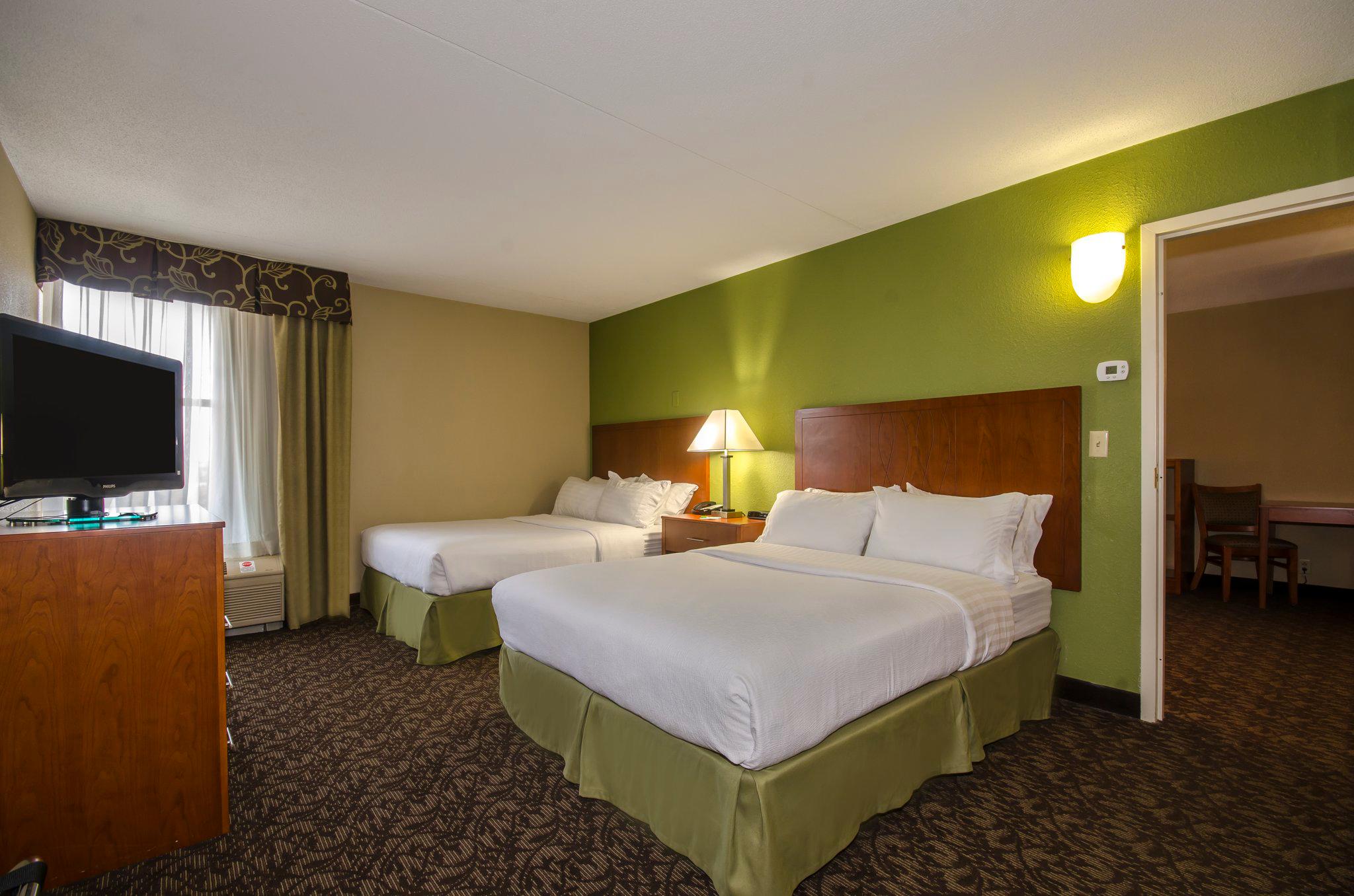 Holiday Inn & Suites Mansfield-Conference Ctr Photo