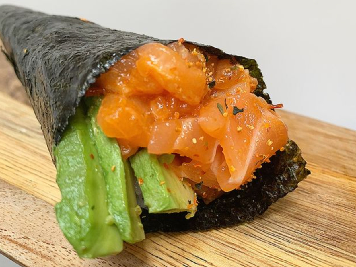 Spicy Salmon Handroll