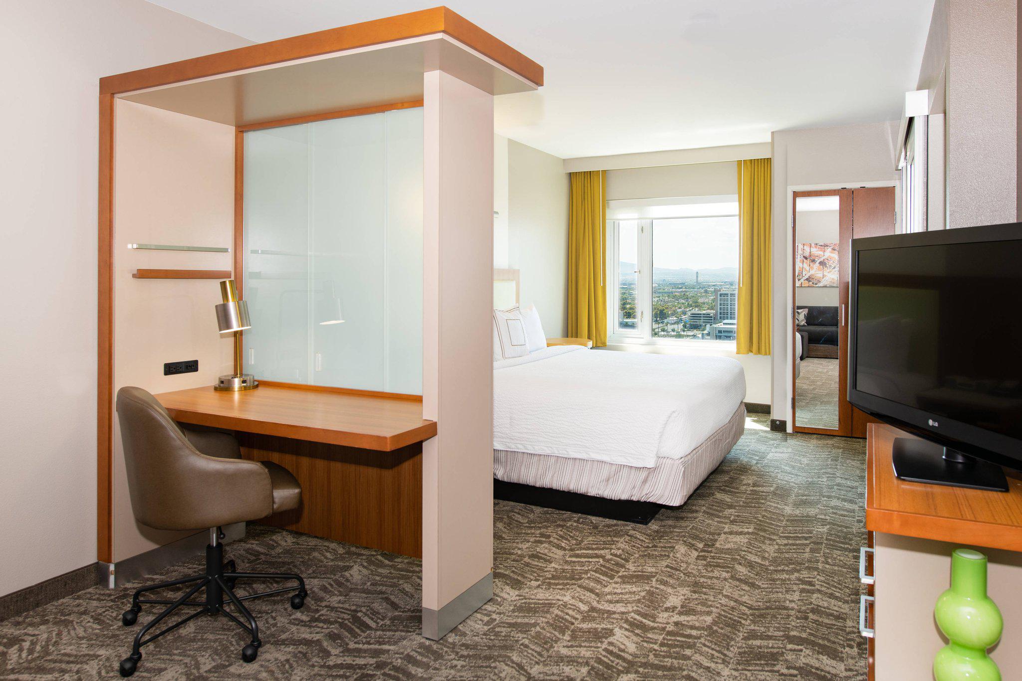 SpringHill Suites by Marriott Las Vegas Convention Center Photo