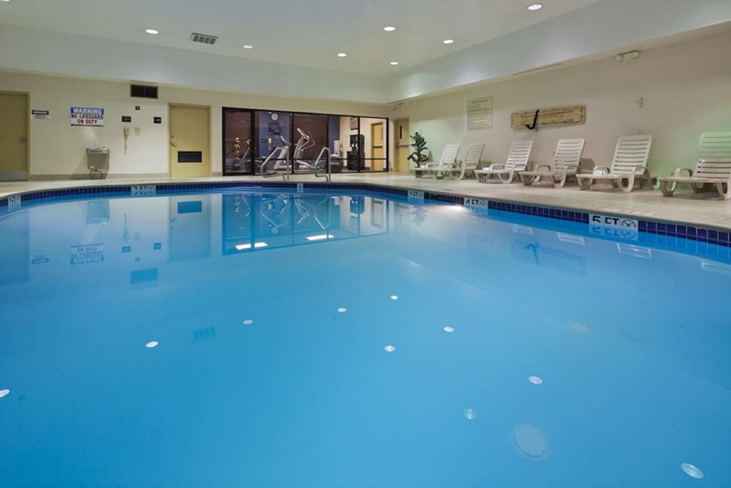 Hampton Inn Youngstown-North Image