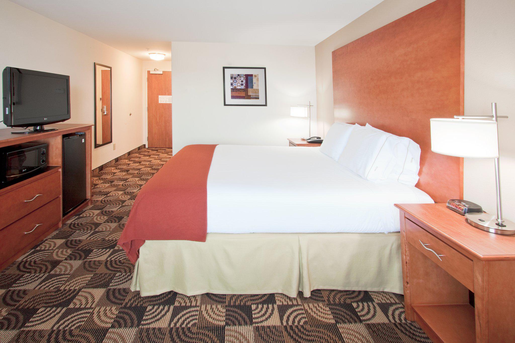 Holiday Inn Express & Suites Bainbridge Photo