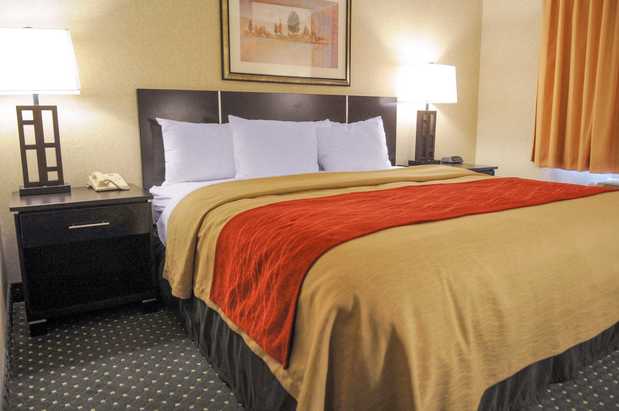 Images Comfort Inn & Suites Alameda at Albuquerque Balloon Fiesta Park
