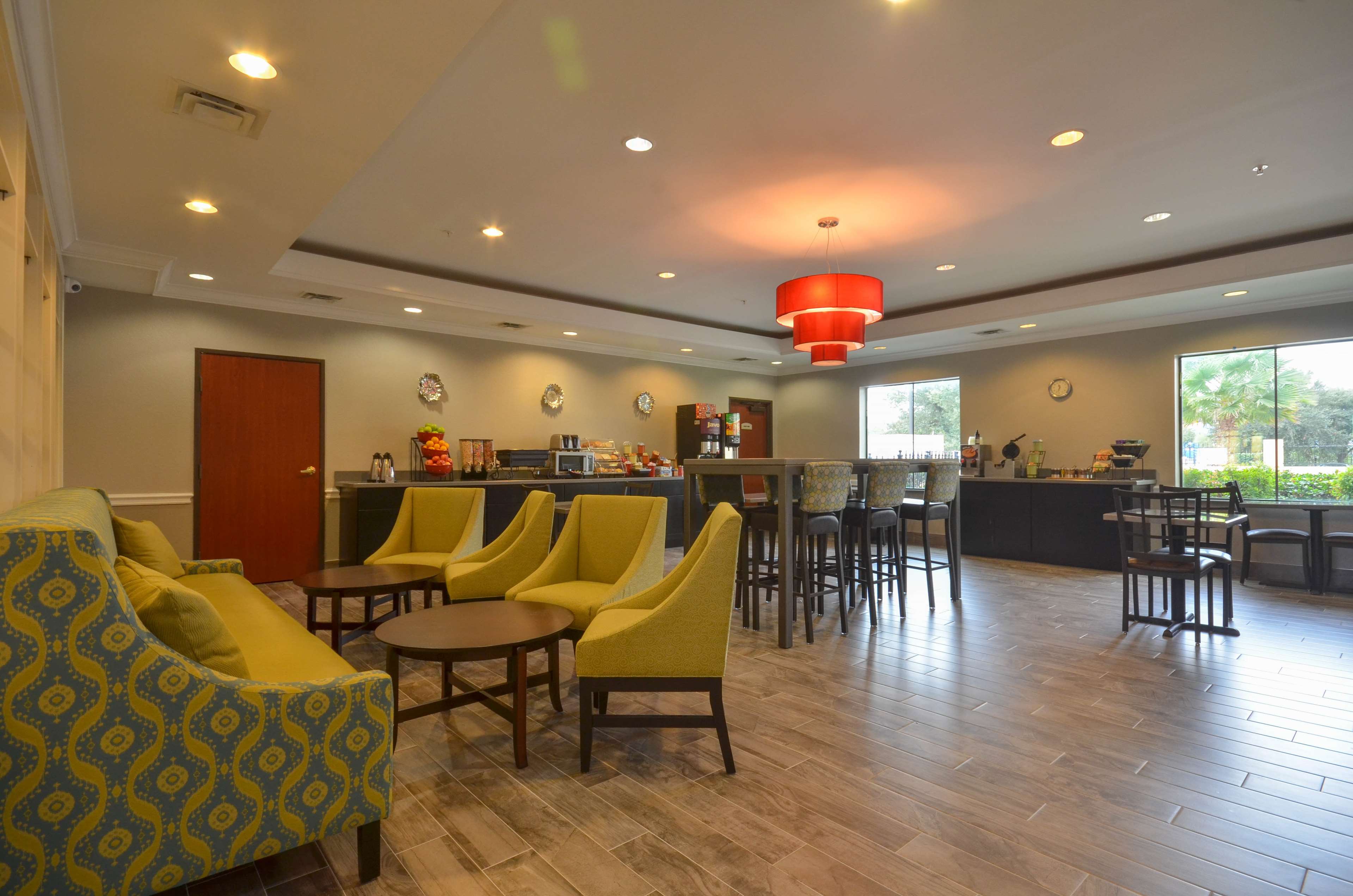 Best Western Galleria Inn & Suites Photo