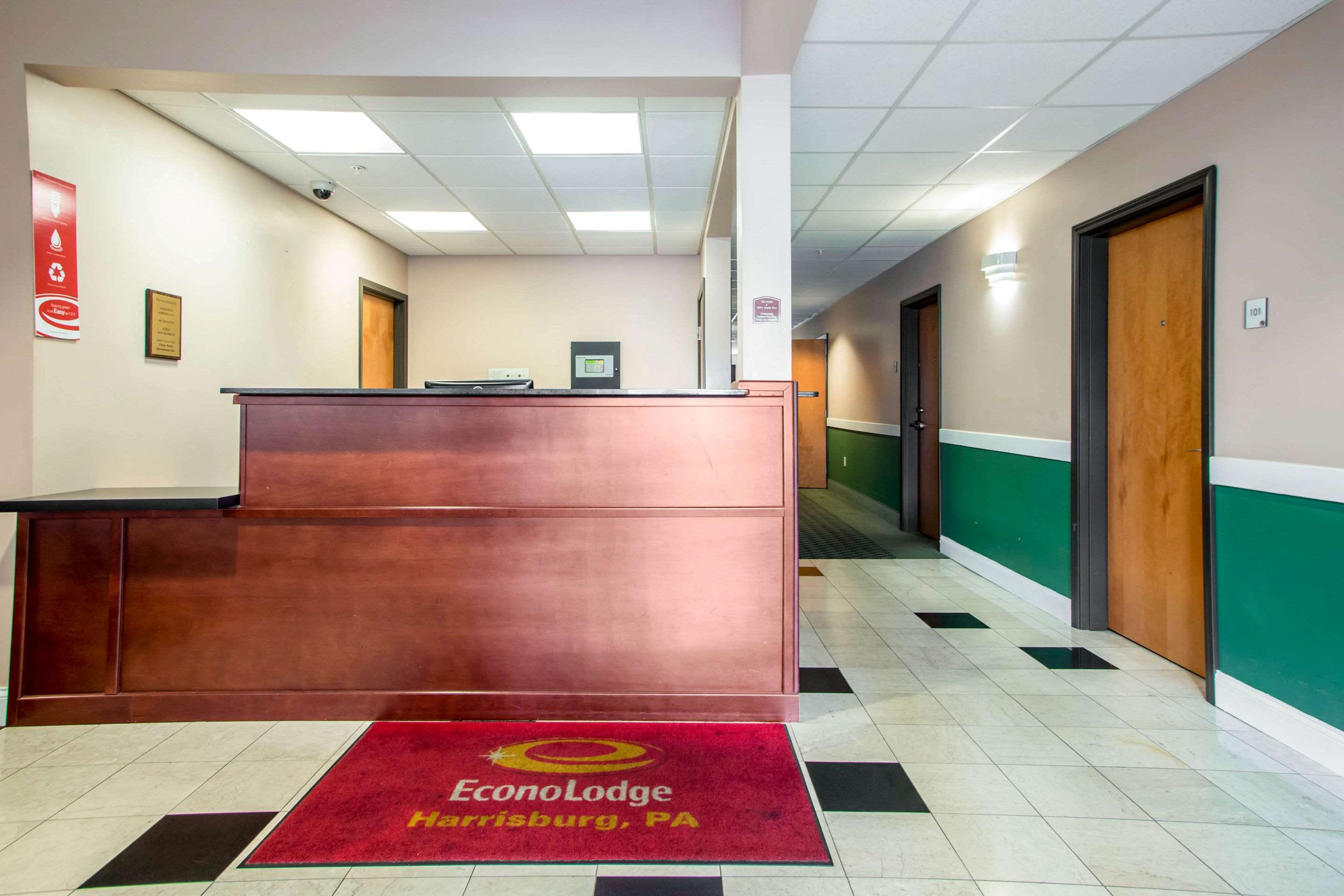 Econo Lodge Harrisburg - Hershey Photo