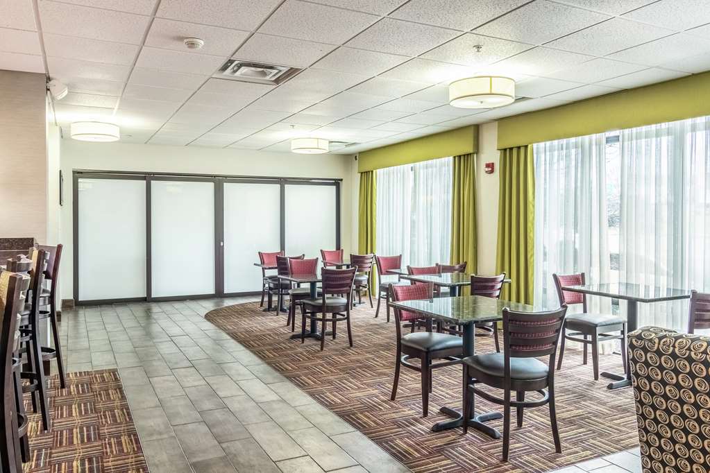 Hampton Inn Youngstown-North Image
