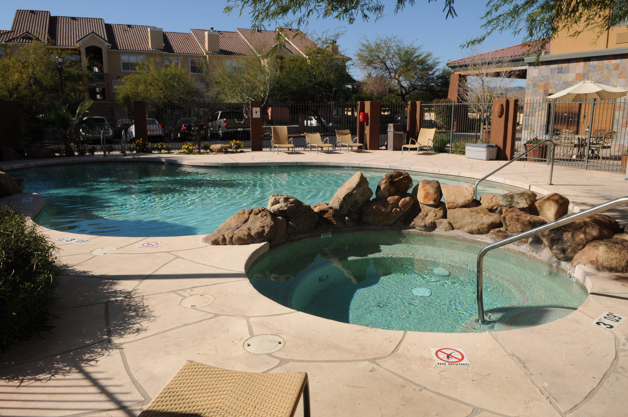 Holiday Inn Express & Suites Phoenix/Chandler (Ahwatukee) Photo