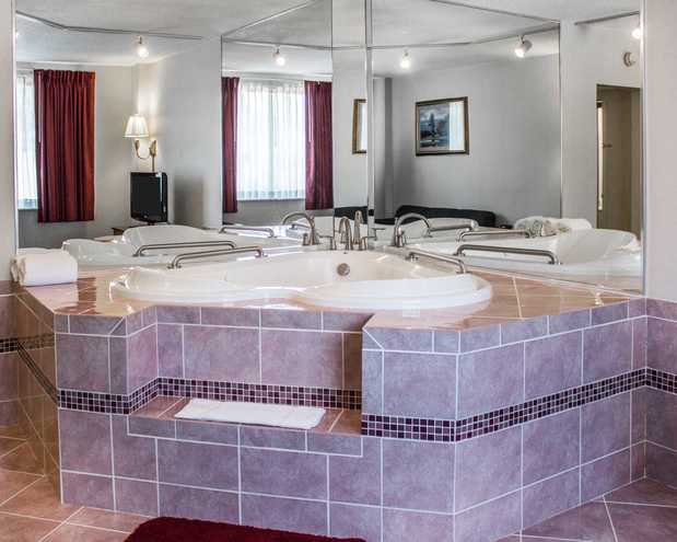 Images Quality Inn & Conference Center