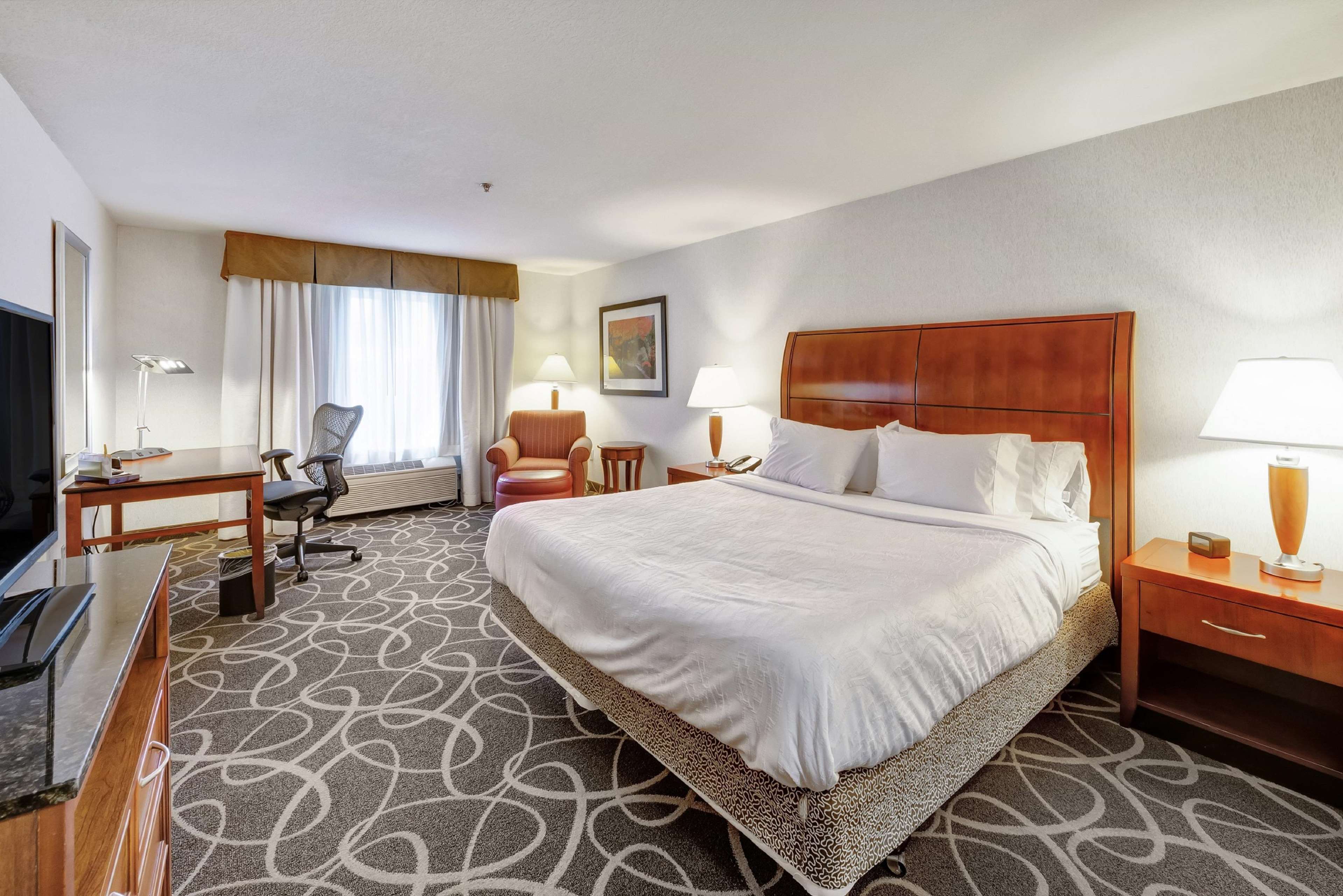 Hilton Garden Inn Portland Airport Photo