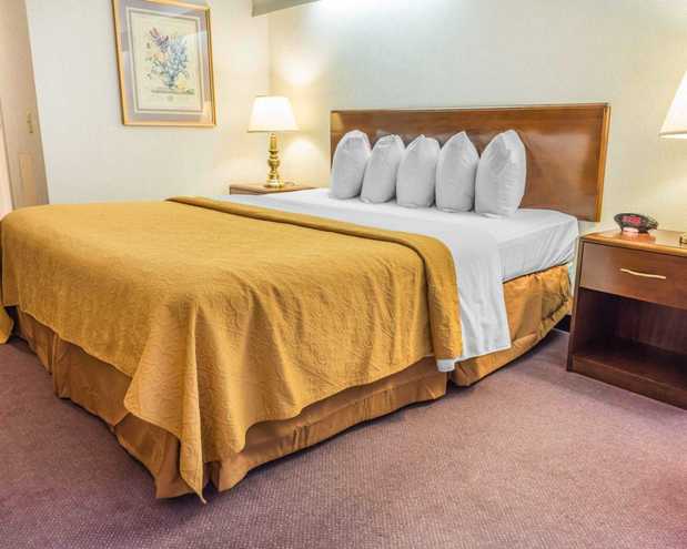 Images Quality Inn Royle