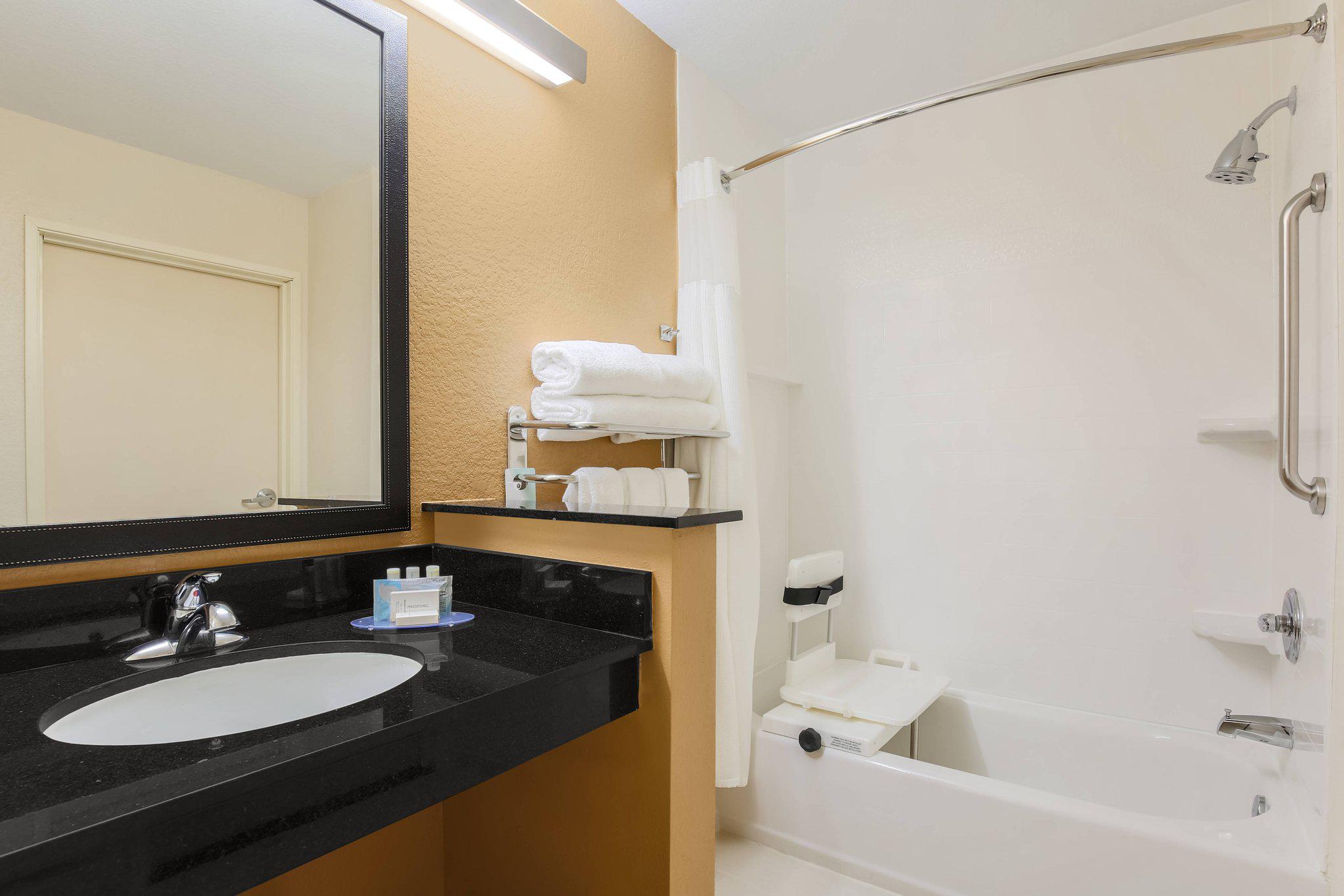 Fairfield Inn & Suites by Marriott Houston Humble Photo