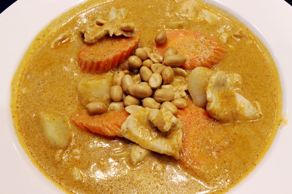 (L) Masaman Curry