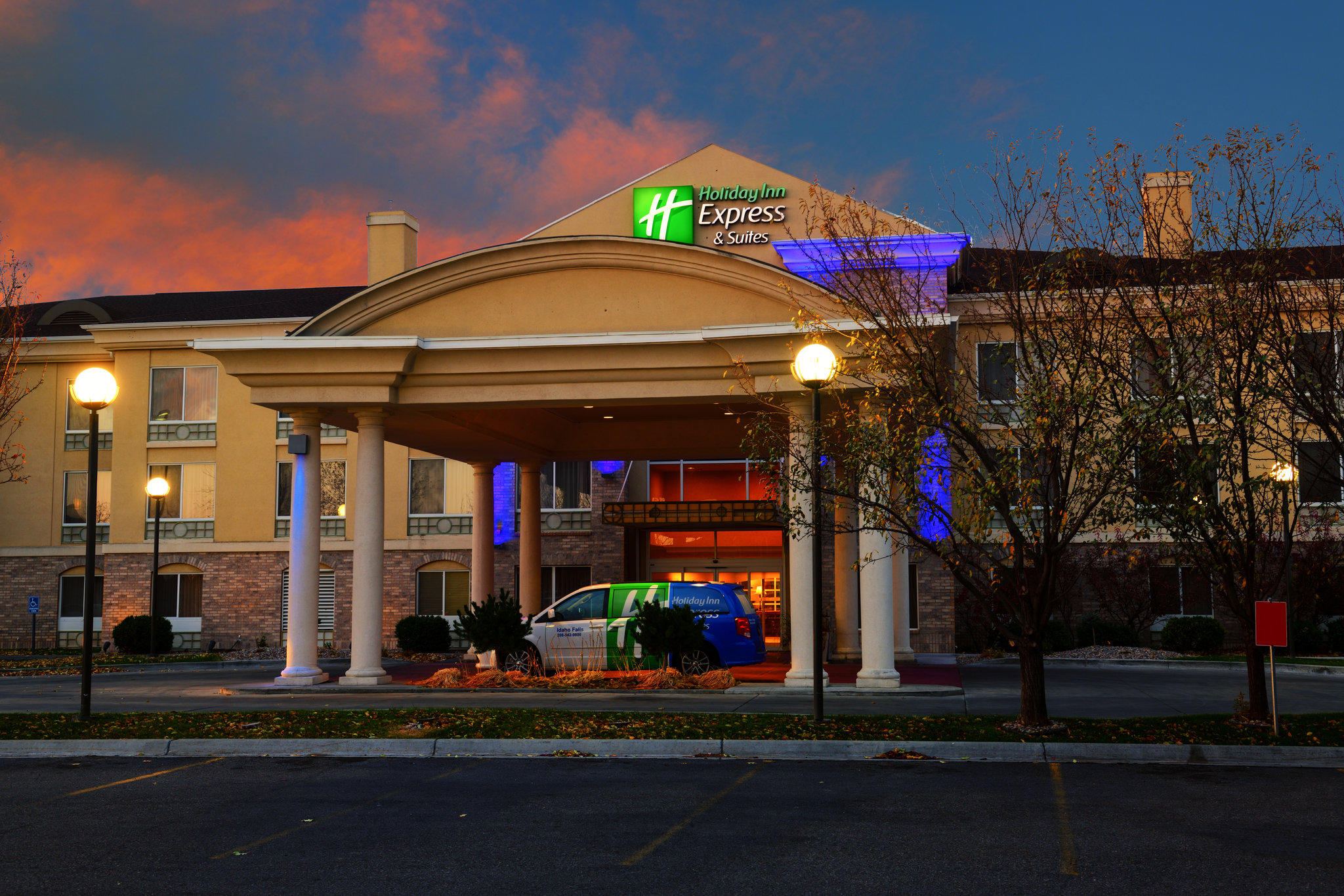 Holiday Inn Express & Suites Idaho Falls Photo