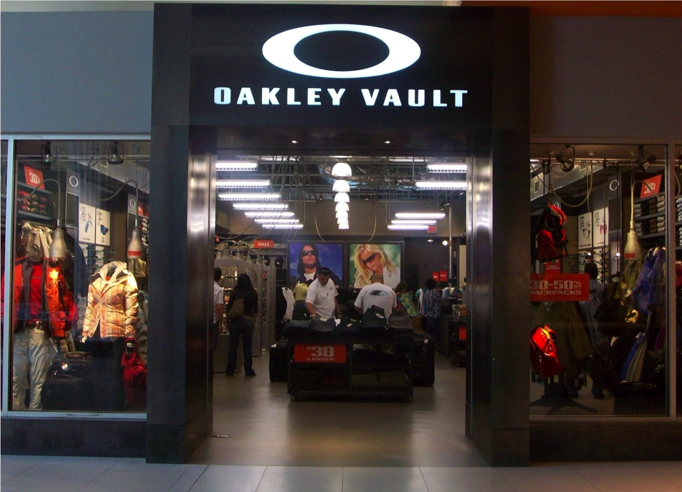 oakley store outlet mall