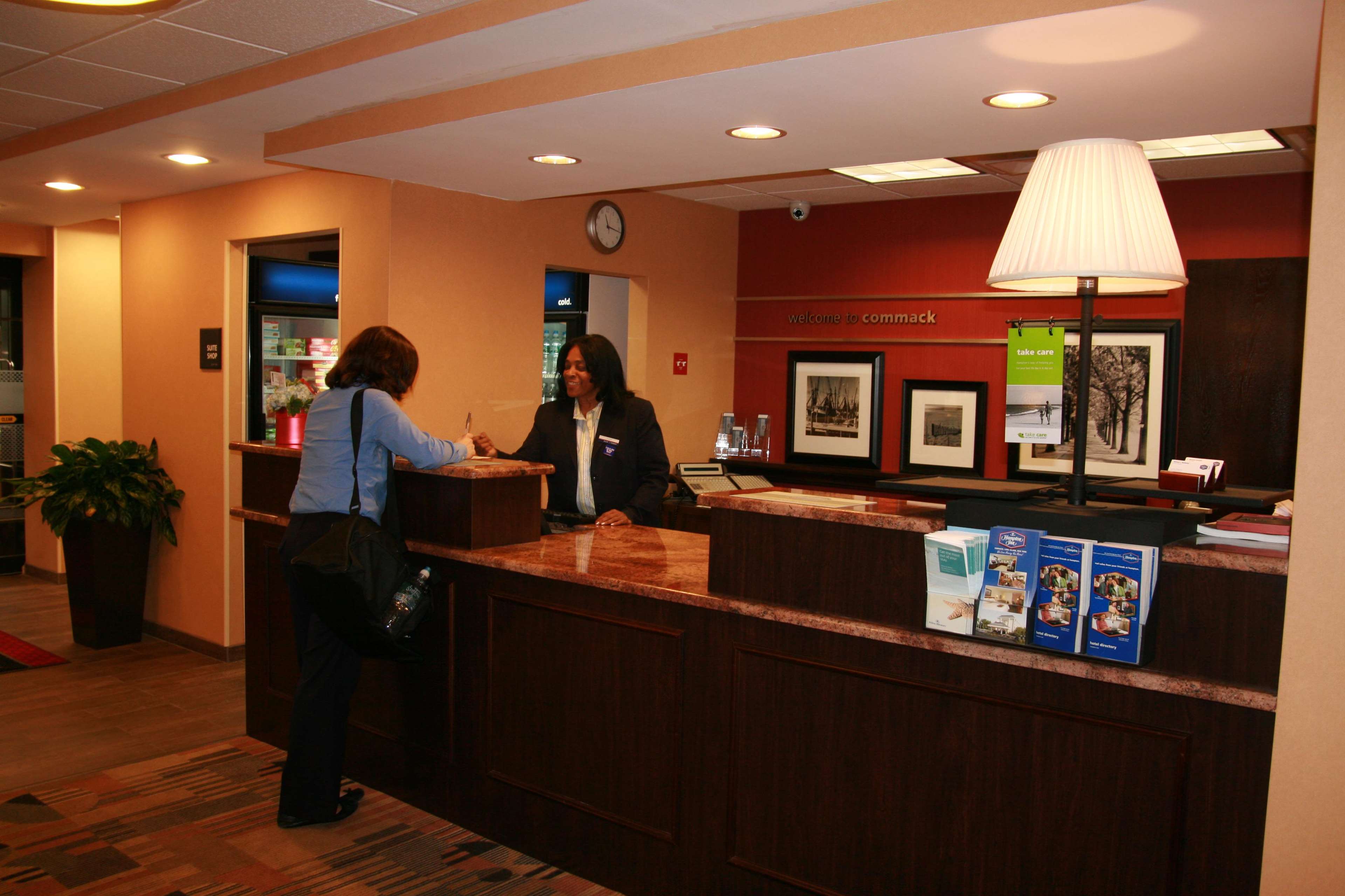 Hampton Inn Long Island/Commack Photo