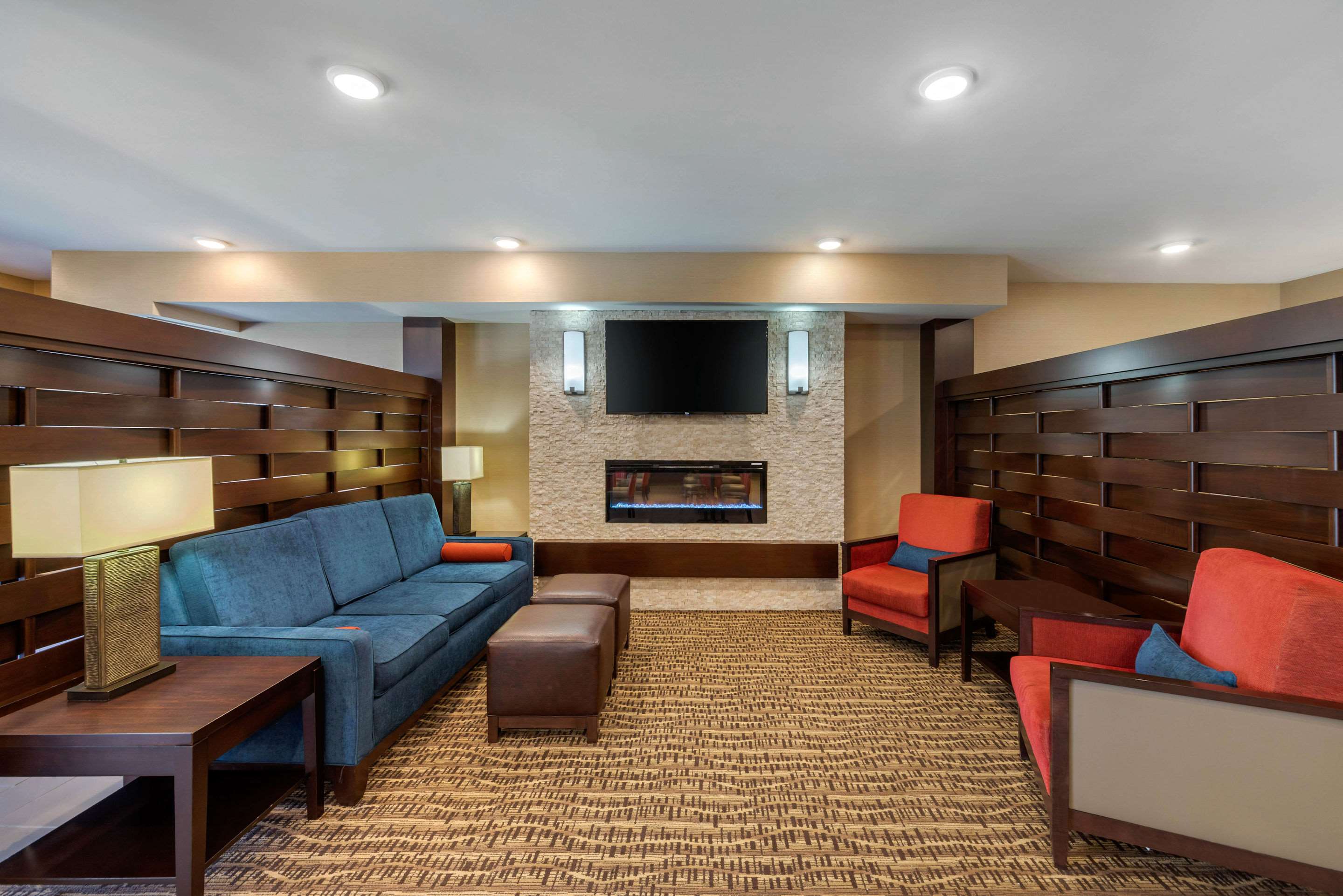 Comfort Inn & Suites Northern Kentucky Photo