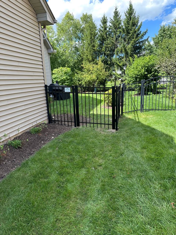 Top Rail Fence Naperville Image