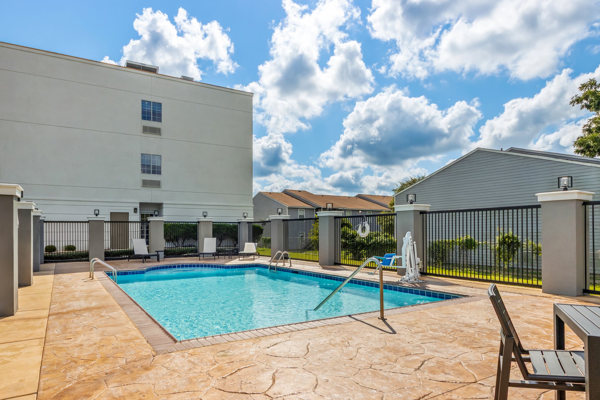 Candlewood Suites Victoria by IHG Image