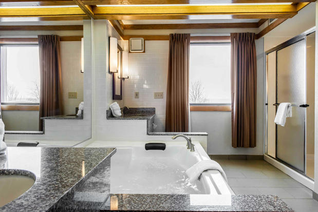 Images Quality Inn & Suites