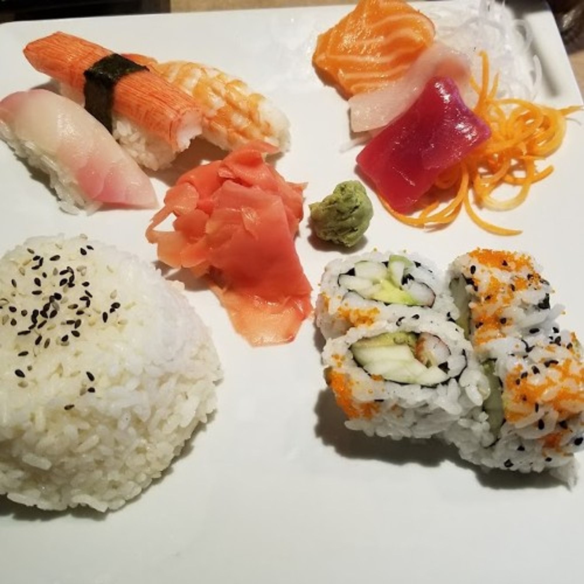 Sushi & Sashimi Combo Bento Plate