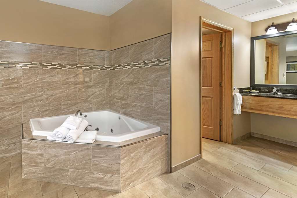 Best Western Plus Plattsburgh Image