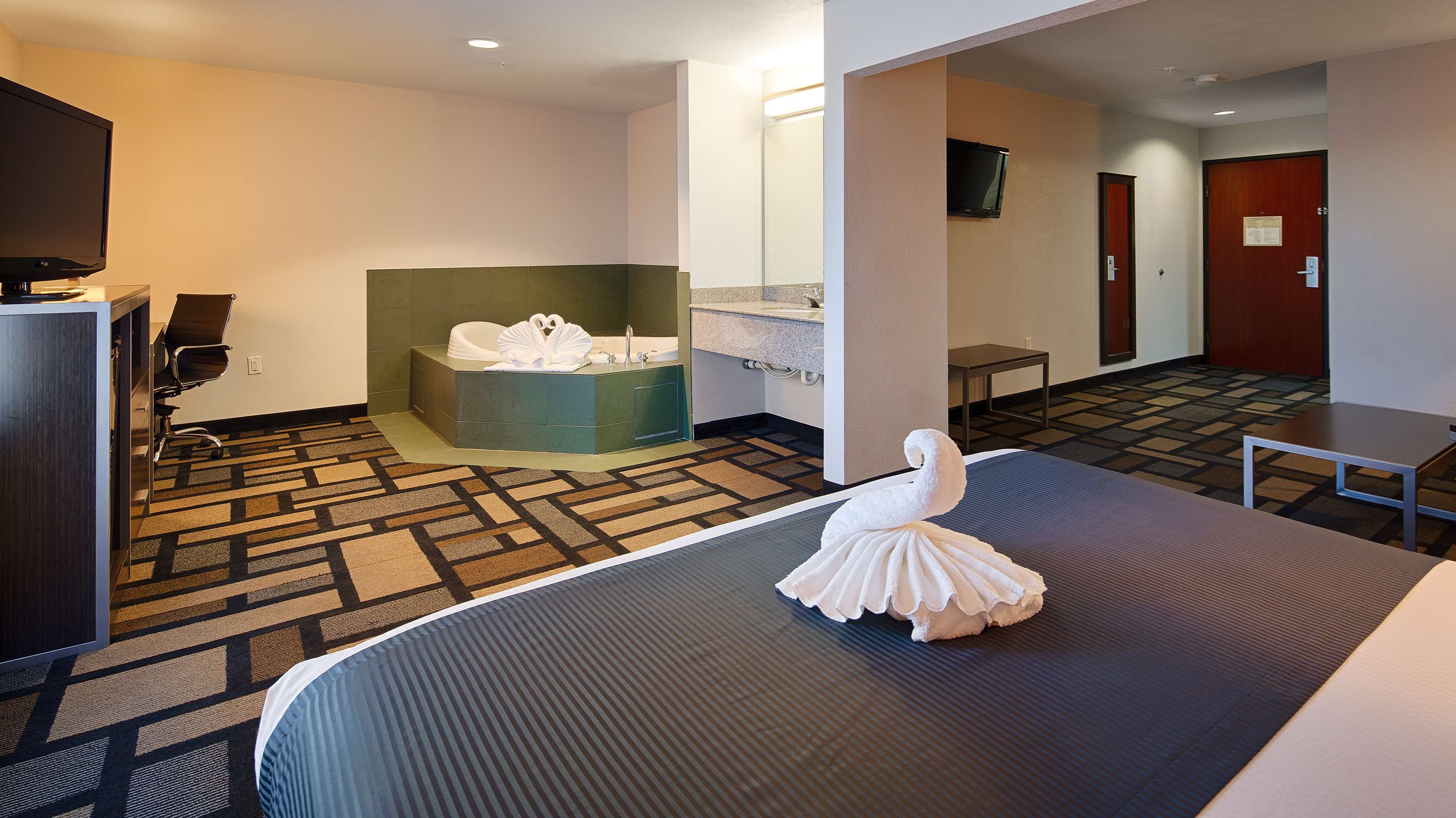 Best Western Galleria Inn & Suites Photo