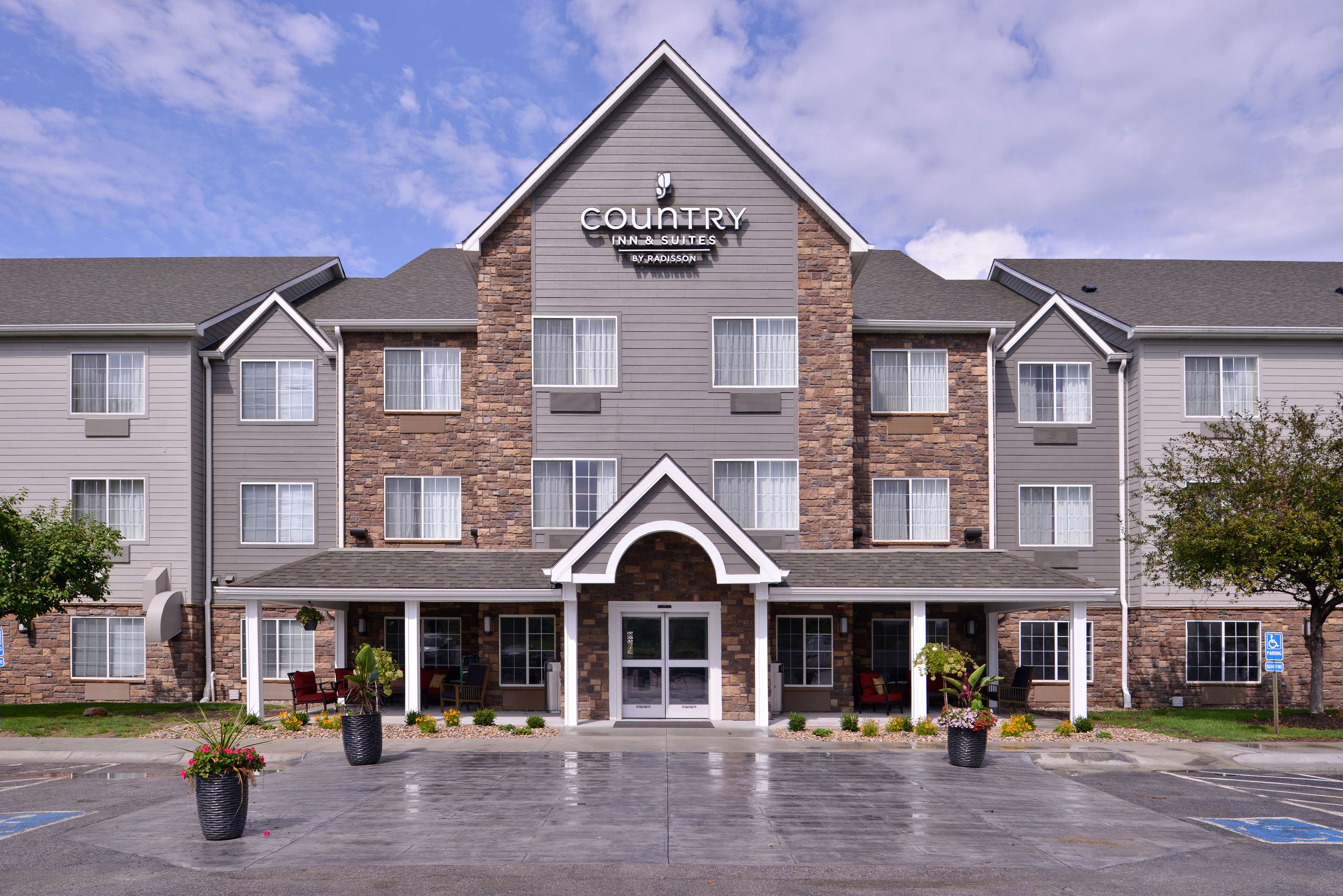 Country Inn & Suites by Radisson, Omaha Airport, IA Photo