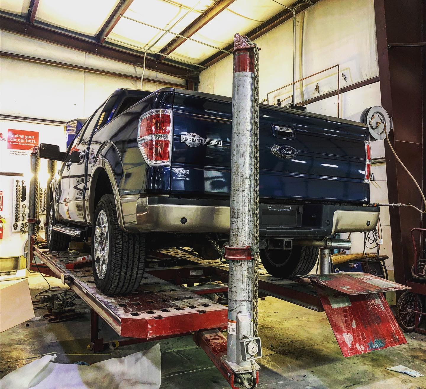 Powhatan Collision and Glass LLC Image