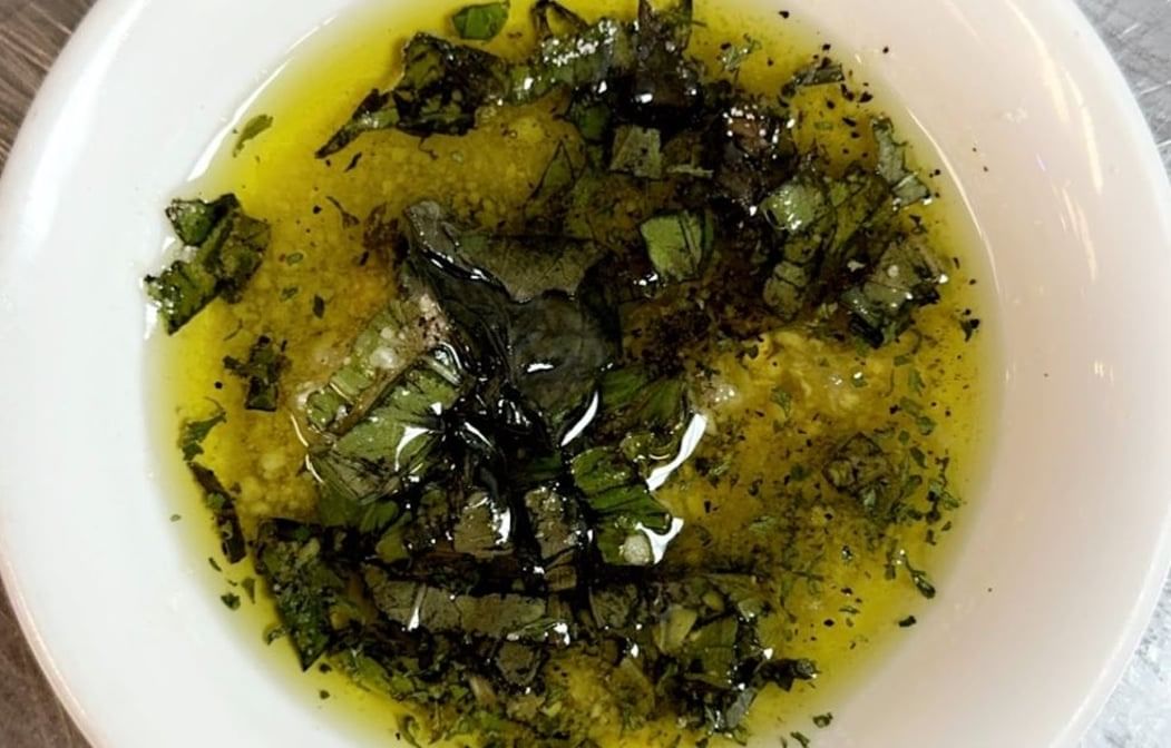 Olive Oil, Garlic & Basil