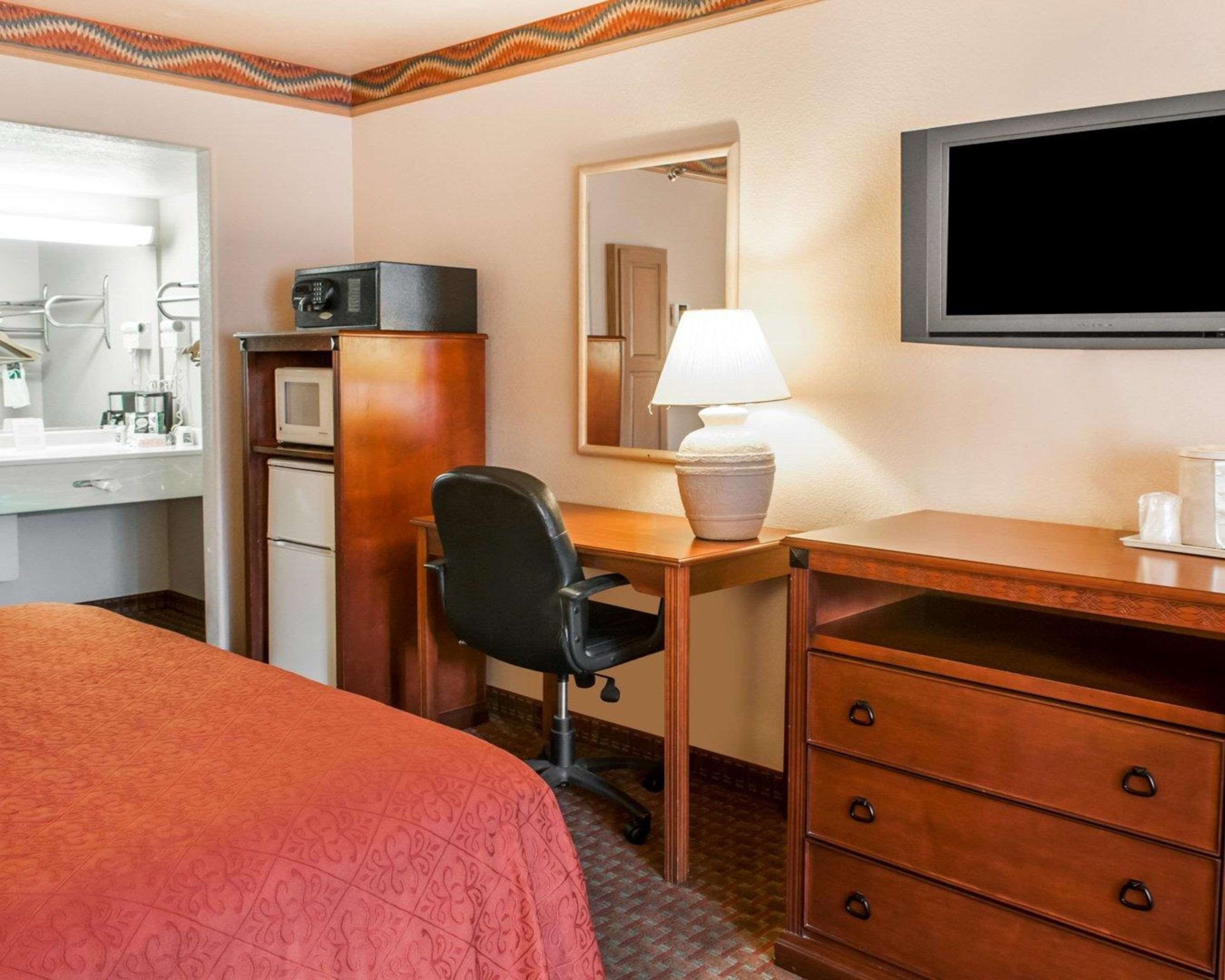 Quality Inn & Suites Las Cruces - University Area Photo