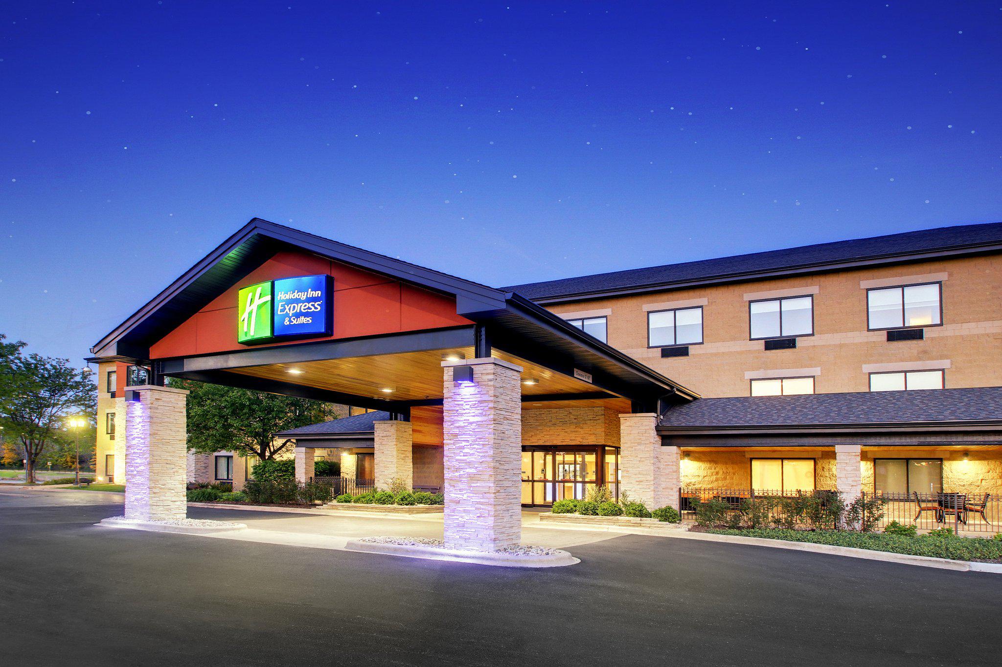 Holiday Inn Express & Suites Aurora - Naperville Photo