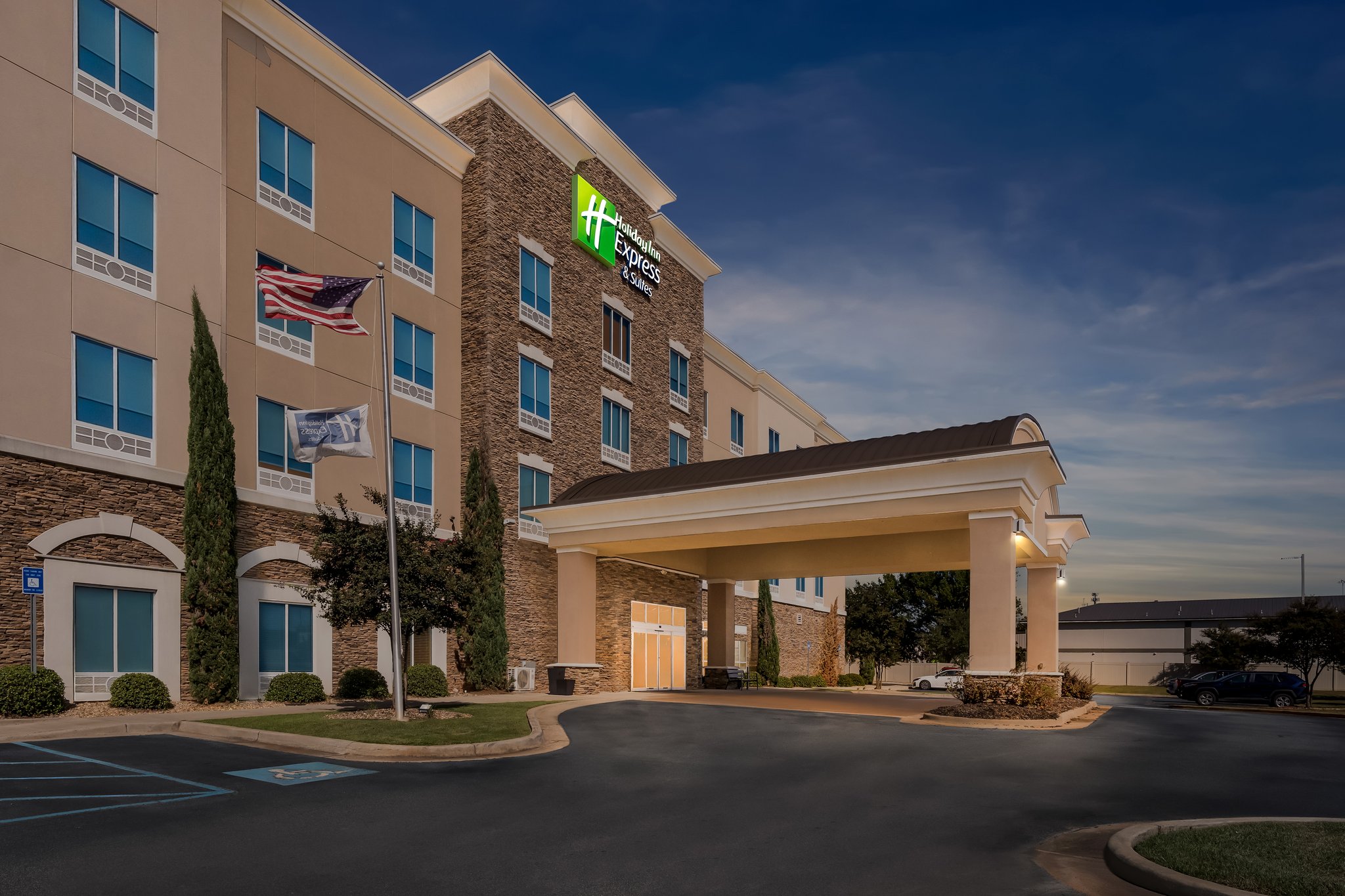 Holiday Inn Express & Suites Albany by IHG Image