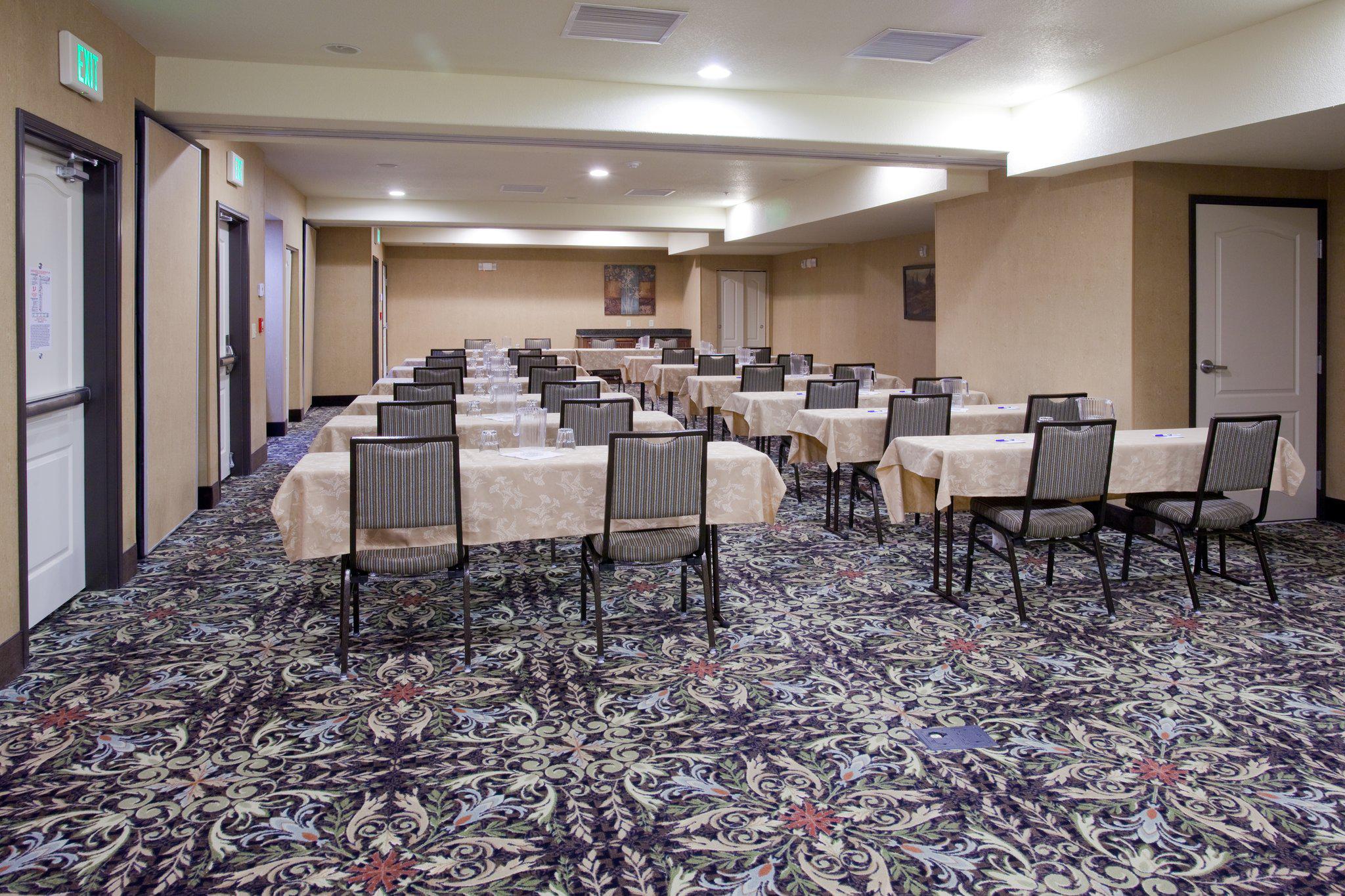 Holiday Inn Express & Suites Salt Lake City West Valley Photo