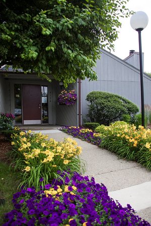 Images Three Oaks Apartments