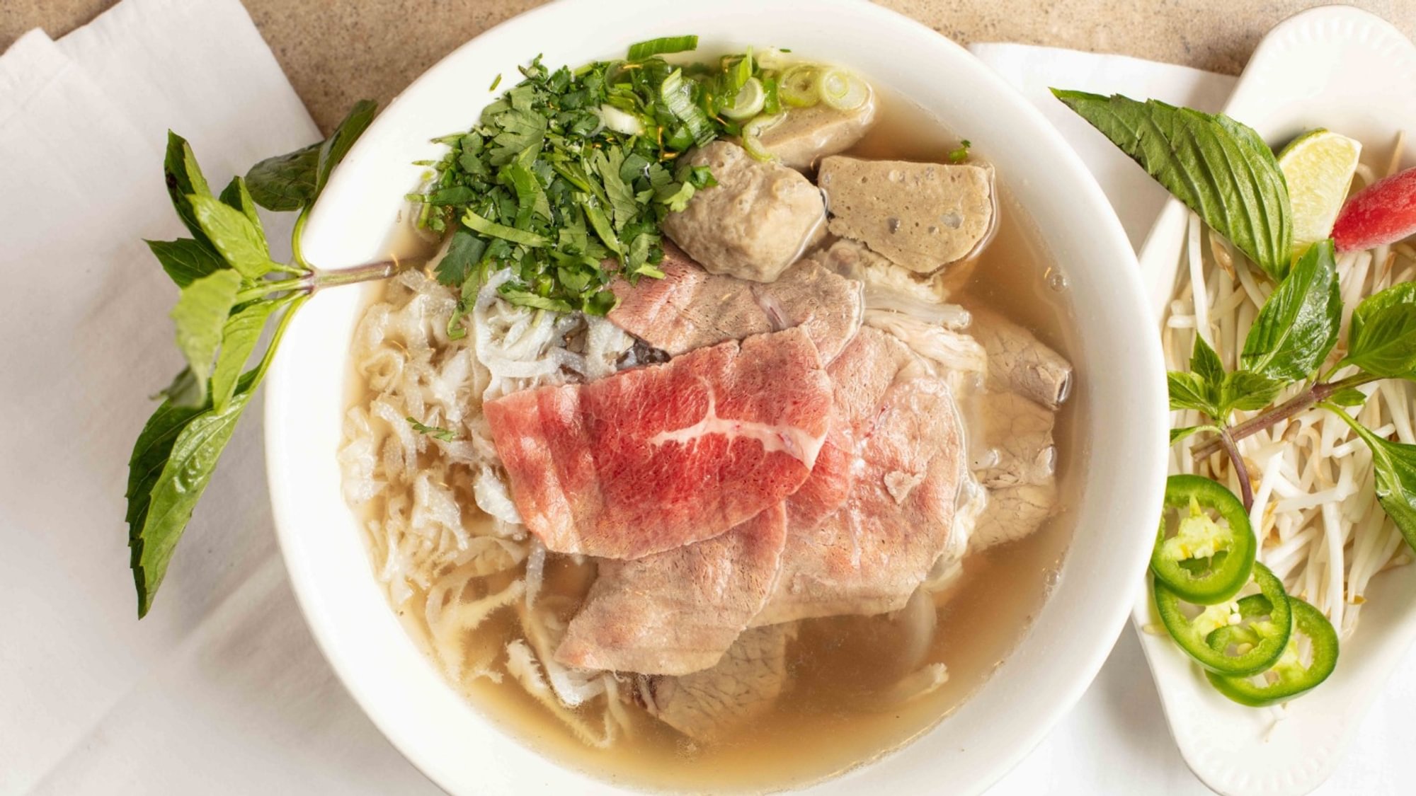 1. Pho Dac Biet Bo Vien (Combination)