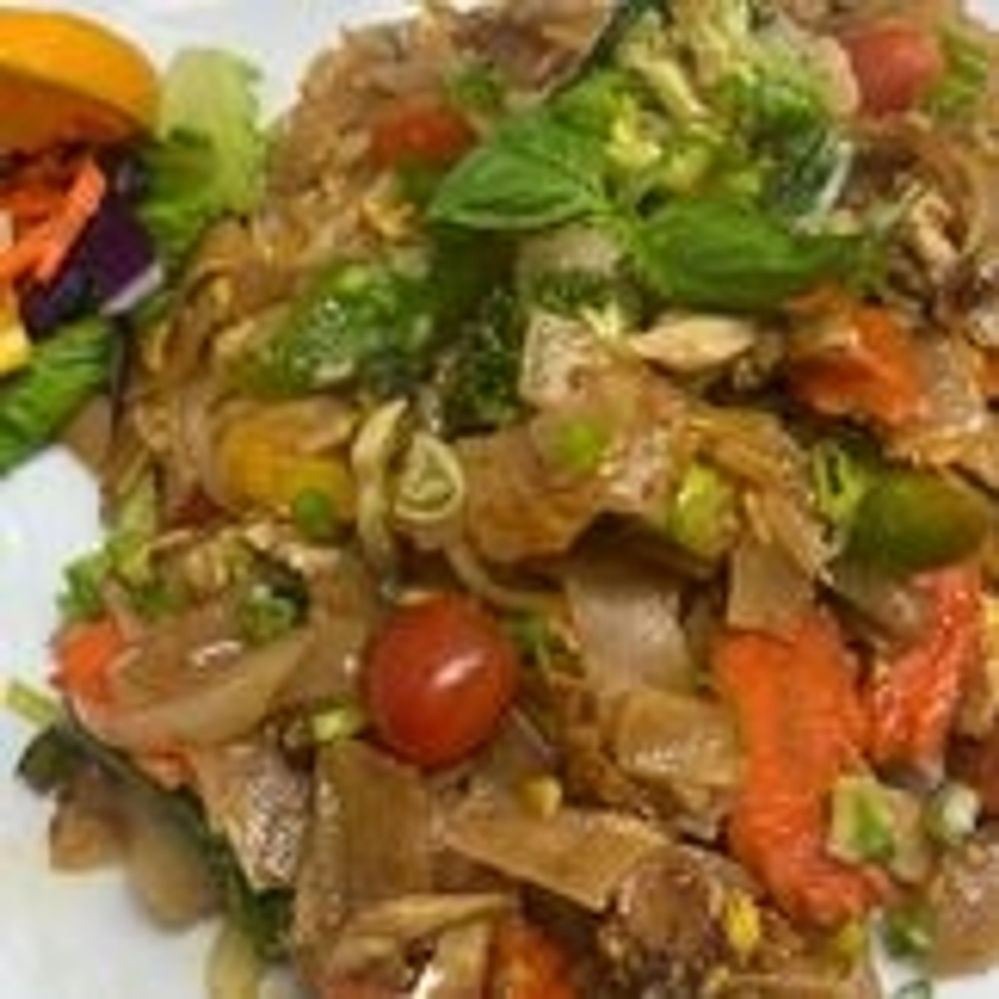 Pim's Chicken Drunken Noodle