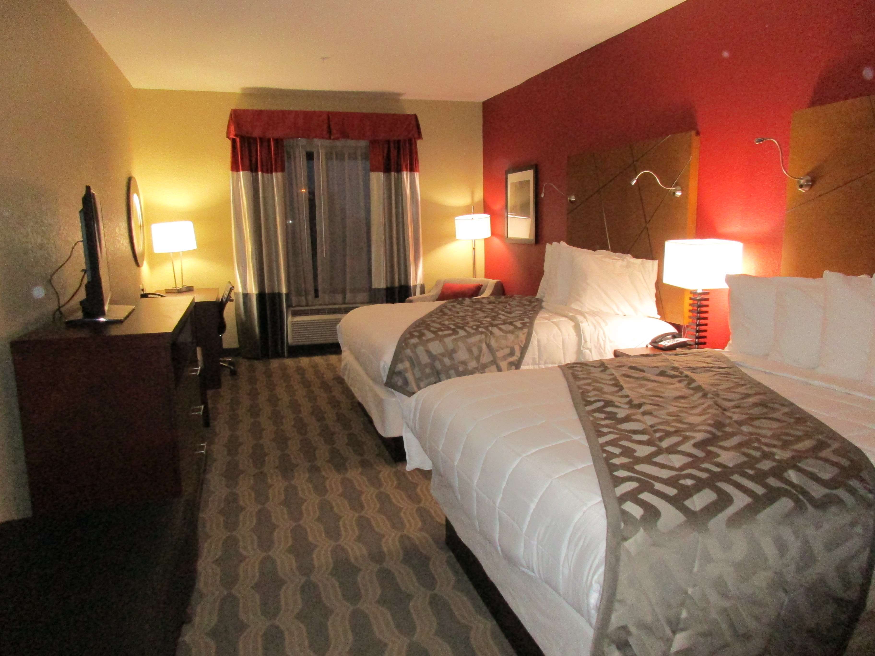 Best Western Plus Fairview Inn & Suites Photo