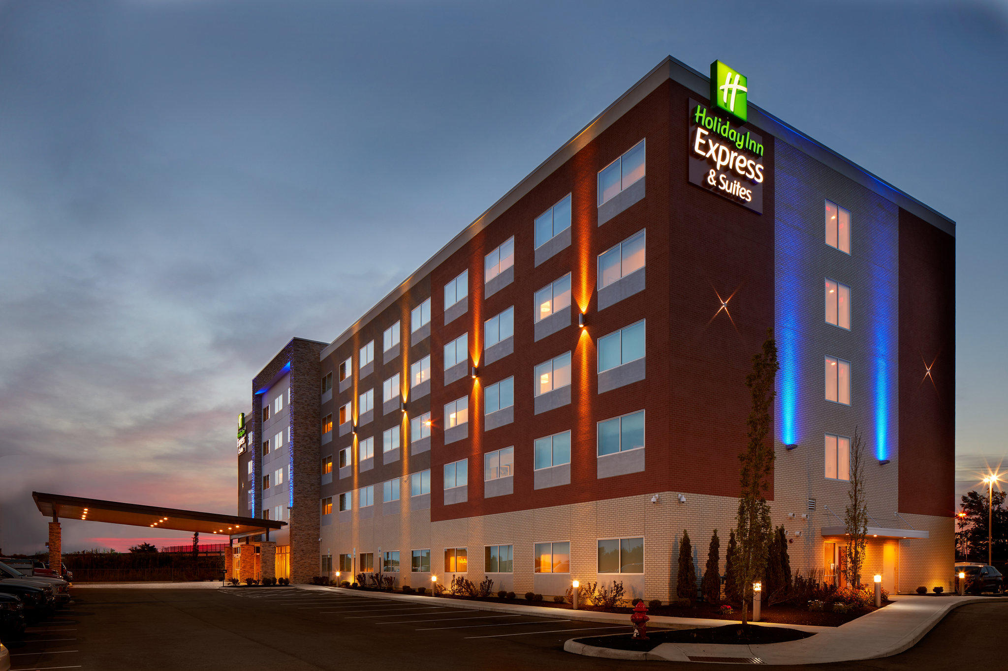 Holiday Inn Express & Suites Cincinnati North - Liberty Way Photo