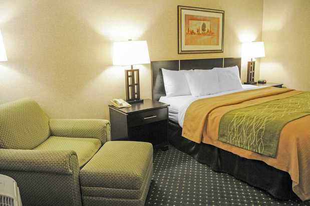 Images Comfort Inn & Suites Alameda at Albuquerque Balloon Fiesta Park