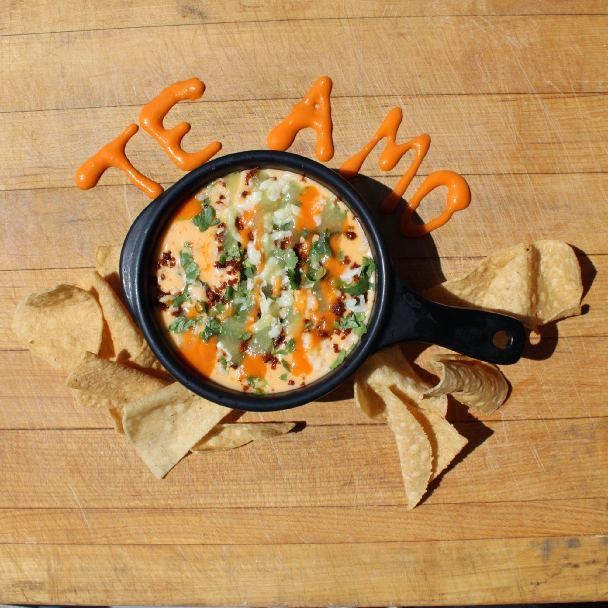 Queso & Chips