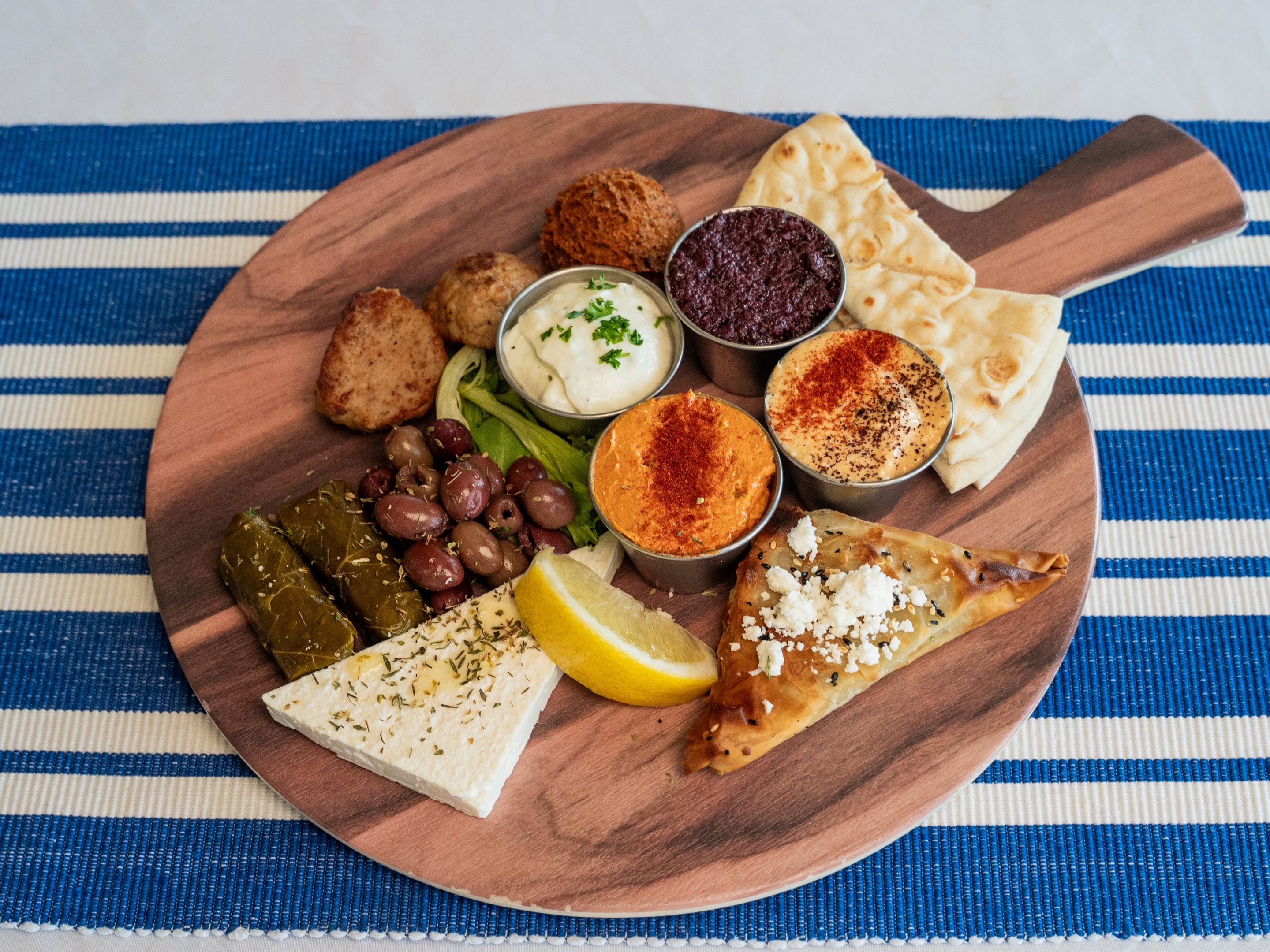 Appetizer Sampler w/ Pita
